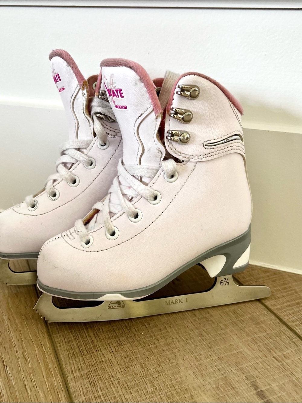 Jackson Ultima Soft Skate Youth Girls Size 10J Tots Figure Ice Skates size 10
